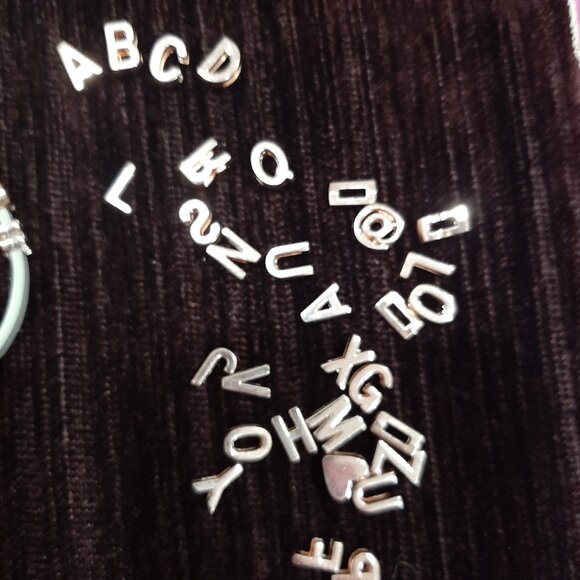 FREE WITH PURCHASE BCBG generation customizable letter bracelet - Picture 3 of 3